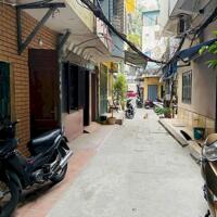 Cho thuê nhà 5 tầng phố Lý Nam Đế, Hoàn Kiếm. Giá: 20tr