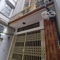 Bán Nhà Riêng 34M2. 5 Tầng, 3 Ngủ. Phố Nguyễn Lương Bằng, Đống Đa