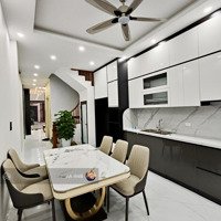 Bán Gấp Nhà Phố 8/3 Phân Lô Oto Vào Nhà Thoải Mái 80M 17,5 Tỷ Thang Máy Chạy Vù Vù.