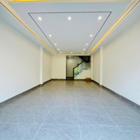 Chính Chủ Bán Nhà Đẹp Cầu Thang Máy Fun Nội Thất Tư Đình Long Biên Hà Nội 45M2