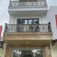 Cho Thuê Nhà Riêng Phố Chùa Bộc, Đống Đa.diện Tích40M, 5 Tầng, Thông Sàn, Mới 100%. 32 Triệu