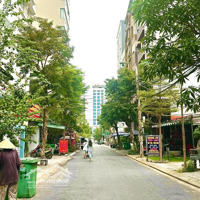 Nắm Chắc Chủ. Chắc Thông Tin: Bán Cặp An Thượng 26. Diện Tích: 180M. Giá Chuẩn: 28 Tỷ. Nằm Sát Biển