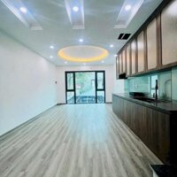 Bán nhà ngõ 42 Sài Đồng, Long Biên. Gần Hồ, khu ẩm thực. Thang Máy, Lô Góc, 50m x 6T.