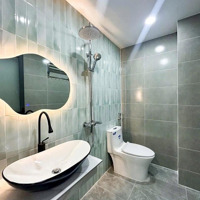 Hot! Kẹt Tiền Cần Bán Gấp Cănhẽm Xe Hơinguyễn Gia Trí, Bình Thạnh. Giá Bán 3Tỷ 350 Triệuiệu,Diện Tích50M2. Sổ Riêng