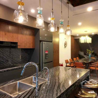 Bt 5T Kiên Cố 8 Phòng Ngủ+ Wc Khép Kín, Hồ Bơi, Tm ~300M2Mặt Tiền10M View Sông Hàn Pháo Hoa Dòng Tiền 1Tỷ/Năm