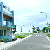 Nhà Thô Gói 8 Đối Diện Hồ Bơi, Mặt Tiền Đường Bồn Hoa Rộng 27Met Chỉ 5,65 Tỷ/ Liên Hệ: 0931800111