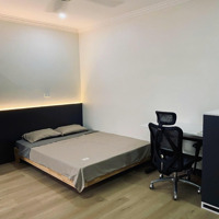 Cho Thuê Căn Chung Cư Mini Full Đồ, Thang Máy View Mặt Hồ Tai Trâu, Ngọc Lâm, Gần Cầu Chương Dương