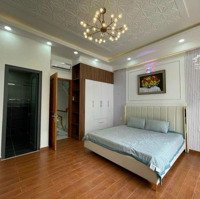 Thua Lỗ Bán Gấp Nhà Nguyễn Văn Hưởng,Thảo Điền, Q2-Giá:5,6Tỷ/100,8M2 (5,6X18M).Kc 3Lầu 5 Phòng Ngủhđt 30 Triệu