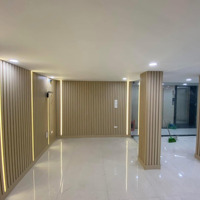 Nhỉnh 400 Triệu/M2 Nhà Mặt Phố Cầu Giấy Vị Trí Đắc Địa, Mặt Tiền Rộng. 0923916888