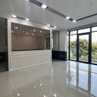 Cho Thuê Nhà Khu Đảo Kim Cương Dt: 7X20M. Hầm 4 Lầu Sàn Trống. Thang Máy, Máy Lạnh. Giá 52 Triệu/Tháng