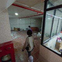 Cho Thuê Nhà Mp Tràng Thi, Siêu Đẹp, Thang Máy. Diện Tích 90M2 X3 Tầng. Mặt Tiền 15M. Giá Bán 100 Triệu