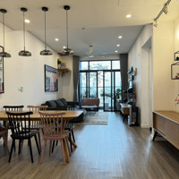 Chính Chủ Tôi Bán Gấp Ch 3 Phòng Ngủ93M Đồ Cơ Bản Tại Rose Town 79 Ngọc Hồi Chỉ 5,7 Tỷ . Liên Hệ: 0702266628