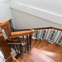 35 Triệu-Cho Thuê Biệt Thự 3 Tầng Góc Mặt Tiền Chính Hữu, Gần Biển Mỹ Khê Và Cầu Rồng