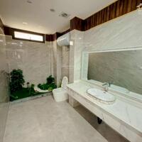 Lô góc nở hậu mặt phố Khuất Duy Tiến 9 tầng 105m2 đủ PCCC, hoàn công thông sàn, thang máy cho thuê 200tr