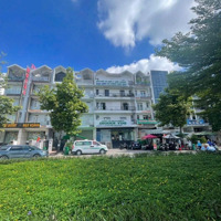 Bán Cặp Nhà Phố Kdc Him Lam Quận 7 Dt: 10X20M Giá Bán 63 Tỷ Vị Trí Kinh Doanh Đắc Địa, Liên Hệ: 0932041111