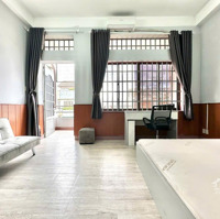 Căn Hộ 1 Phòng Ngủ Ban Công Siêu Rộng 50M2 Full Nội Thất - Máy Giặt Riêng
