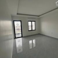 Nhà 4 tầng mới xậy xong ở Trại Lẻ, Lê Chân, Hải Phòng.