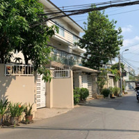 Bán Biệt Thự Mặt Tiền 3 Tầng ( 14X15 M ) Siêu Rẻ , Chỉ Nhỉnh 20Tỷ Tại Trung Tâm Quận 2
