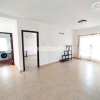 Cho thuê biệt thự khu compound, 3 tầng, hồ bơi, sân vườn, 350m2, 5PN