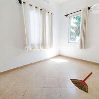 Cho thuê biệt thự khu compound, 3 tầng, hồ bơi, sân vườn, 350m2, 5PN