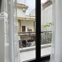 Bán Nhà Cực Chất Tại Bồ Đề 9.5Tỷ* 71M2, Nợ Hậu, Full Nội Thất Sang Xịn