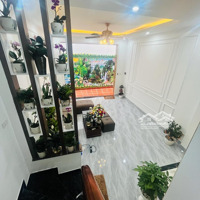 Bán Gấp Căn Góc Nhà Phân Lô Liền Kề Giá Cực Tốt- Trung Tâm Quận Cầu Giấy