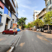 Bán Tòa Nhà 6 Tầng Mặt Đường Hai Bà Trưng,Diện Tích95M2,Mặt Tiền5.5M, Vị Trí Đẹp, Có Dòng Tiền Cao.