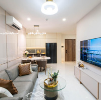 Căn 2 Phòng Ngủgóc, View Hồ Bơi, Landmark 81. Giá Bán 2.8 Tỷ. Liên Hệ: 0973 761 760