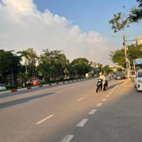 Bán Đất Mặt Phố Hoàng Quốc Việt, 200M2, 0983956777