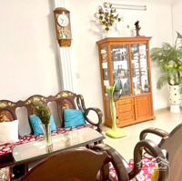 Chủ Định Cư Bán Gấp Nhà Siêu Đẹp +Hẽm Xe Hơilê Quang Định ,Bình Thạnh + Dt: 4,2 X15M, 3 Lầu + Giá:11 Tỷ