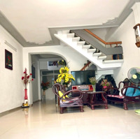Chủ Định Cư Bán Gấp Nhà Siêu Đẹp +Hẽm Xe Hơilê Quang Định ,Bình Thạnh + Dt: 4,2 X15M, 3 Lầu + Giá:11 Tỷ