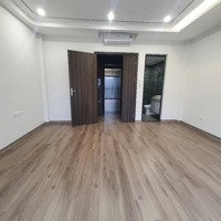 Chính Chủ Bán Nhà Đẹp Cầu Thang Máy Phố Trạm Long Biên Hà Nội 40M2