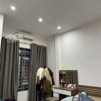 Cần Tiền Bán Gấp Nhà Mặt Phố Diện Tích 49 M2 Mặt Tiền 4,5 M2 Oto Vào Nhà Hướng Đông Nam