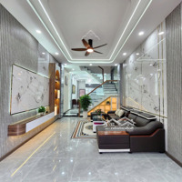 Nhà Gần Sài Gòn: 4Tỷ350_Nhà 1 Trệt 2 Lầu Full Nội Thất Sang Trọng Kdc Gần Trung Tâm Y Tế Tp.dĩ An