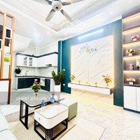 Hơn 6 Tỷ! Bán Nhà Mễ Trì Nam Từ Liêm, Nhà Mới 35Mx 5 Tầng Full Nội Thất Long Lanh, Gần Ô Tô