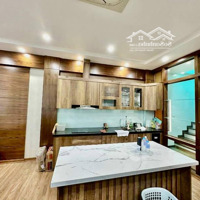 Mặt Phố Vip Đông Quan Cầu Giấy - 7 Tầng Thang Máy - Ô Tô Tránh - Kinh Doanh Đỉnh