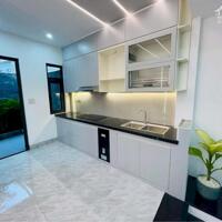 Nhà 3 Tầng Nằm sau lưng 1 nhà mặt tiền Đường Ngự Bình, Phường An Cựu