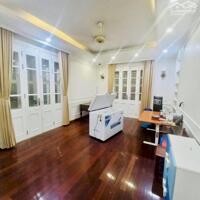 Bán liền kề 100m2 5 tầng Xuân Phương, hoàn thiện đẹp, gần hồ, giá tốt