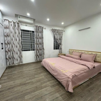 Hiếm Bán Nhà Phố Việt Hưng 35 M2, 3 Ngủ, Mặt Tiềna 4.8 M- 6.6 Tỷ- Liên Hệ: 0986130050