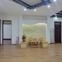 Gia Đình Bán Căn 152M2 3 Ngủ Tại Trung Hòa Nhân Chính Tòa 17T2, Full Đồ, Ban Công Đông Nam, Sổ Đỏ