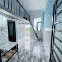 Phòng 22M2 Có Ban Công Gác, Máy Lạnh, Gần Ngã 4 Thủ Đức, Tc Marketing