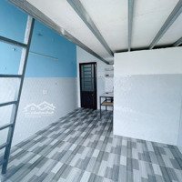 Phòng 22M2 Có Ban Công Gác, Máy Lạnh, Gần Ngã 4 Thủ Đức, Tc Marketing