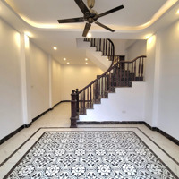 Nhà Đẹp Xuất Sắc Tại Phụng Châu Ô Tô Đỗ Cửa ,Diện Tích35M Mặt Tiền Rộng Giá Chỉ 2,35 Tỷ . Hỗ Trợ Bank