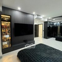 Siêu Phẩm Sunrise City 3Pn 2 Vệ Sinh138M2 Nt Luxury Cực Sang Xịn Chỉ 8,6 Tỷ Có Sổ Hồng. Liên Hệ: 0974790798