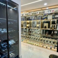 Siêu Phẩm Sunrise City 3Pn 2 Vệ Sinh138M2 Nt Luxury Cực Sang Xịn Chỉ 8,6 Tỷ Có Sổ Hồng. Liên Hệ: 0974790798