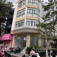 Cho Thuê Góc 2 Mặt Tiền Quận 1 Có Thang Máy - Ngang 7.7M - Rẻ Nhất Khu Vực