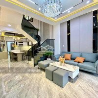 Bán Nhà Siêu Hot! 1 Trệt 1 Lầu 3 Phòng Ngủ 2 Vệ Sinhhoà Hưng Quận 10 - Giá Bán 2Tỷ050 Diện Tích 50M2 Sổ Hồng Riêng.