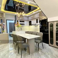 Bán Nhà Siêu Hot! 1 Trệt 1 Lầu 3 Phòng Ngủ 2 Vệ Sinhhoà Hưng Quận 10 - Giá Bán 2Tỷ050 Diện Tích 50M2 Sổ Hồng Riêng.