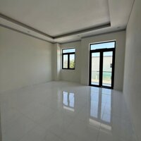 Bán nhanh nhà mới xây kiên cố, 3PN, 2 nhà vệ sinh. Nhà xây diện tích 150m2 kiên cố