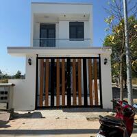 Bán nhanh nhà mới xây kiên cố, 3PN, 2 nhà vệ sinh. Nhà xây diện tích 150m2 kiên cố